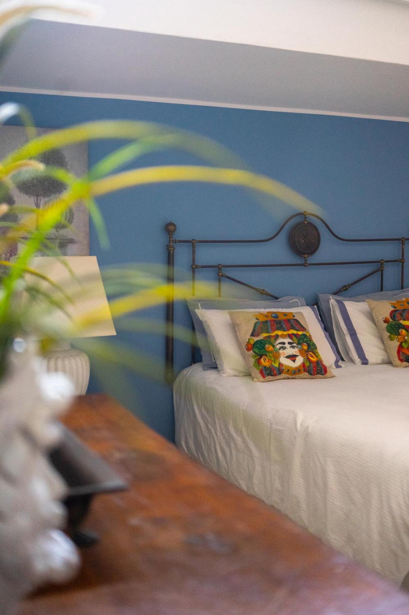 Guest House Antichi Ulivi Мондело Екстериор снимка